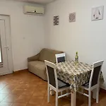 Dragica Apartman Valbandon