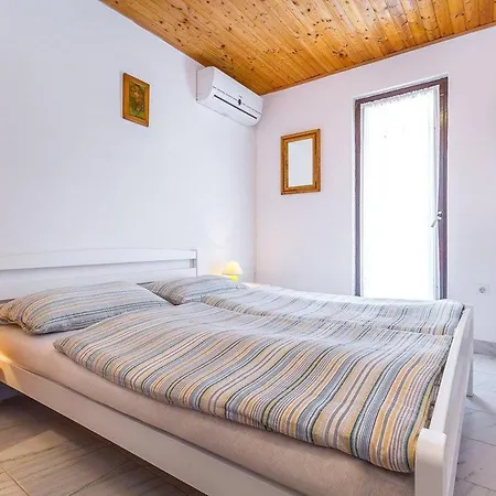 Apartment Dragica