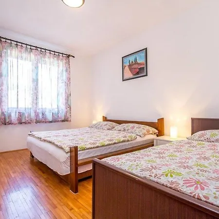 Apartment Dragica *