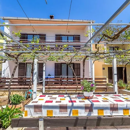 Apartment Dragica *